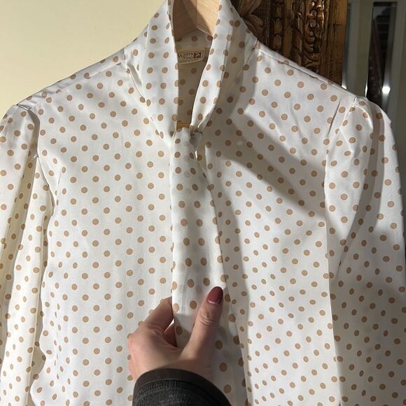 Antropology Look a Like Button Blouse, Sheer White button up blouse Size Large - Picture 2 of 4